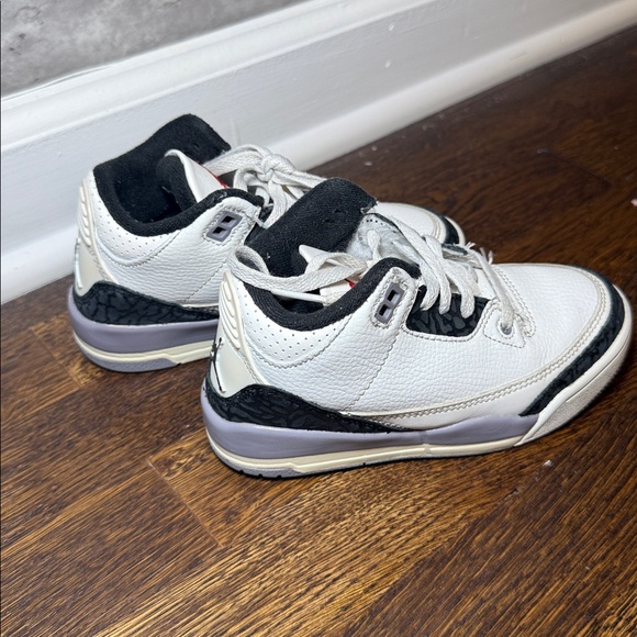 Jordan 3 Retro - Picture 2 of 5